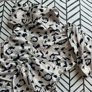 NWT Lulus Size M White and Black Leopard Print Off the Shoulder Bodycon Dress